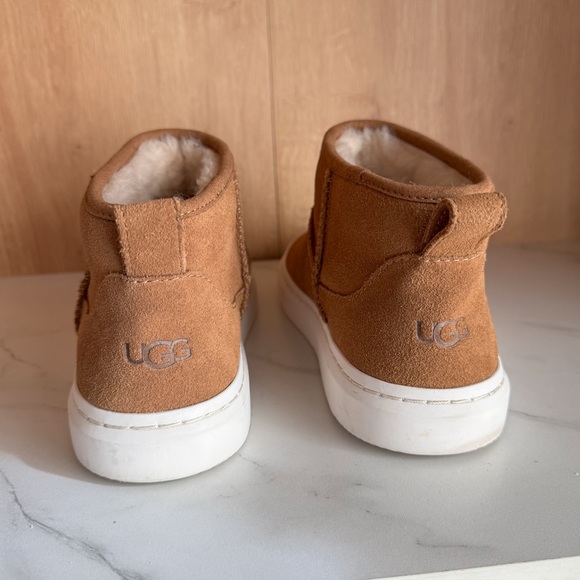 UGG Alameda Mini Boots Chestnut Suede Shearling Lined Slip-On Sneakers Sz 8.5 - Picture 3 of 6